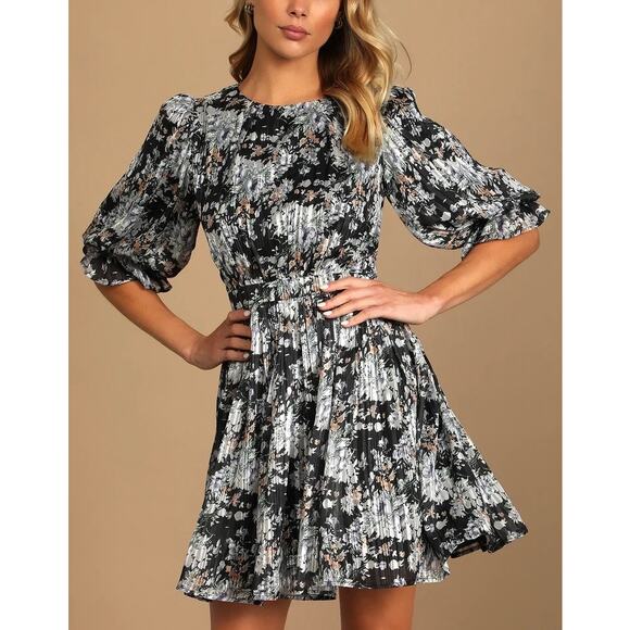 LULUS Pleasing To The Eye Floral Skater Mini Dress Small S - Picture 11 of 11